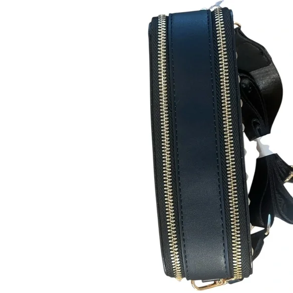 NWT- Valentino Orlandi vegan leather crossbody bag. Color black W/ gold hardware - Picture 5 of 12